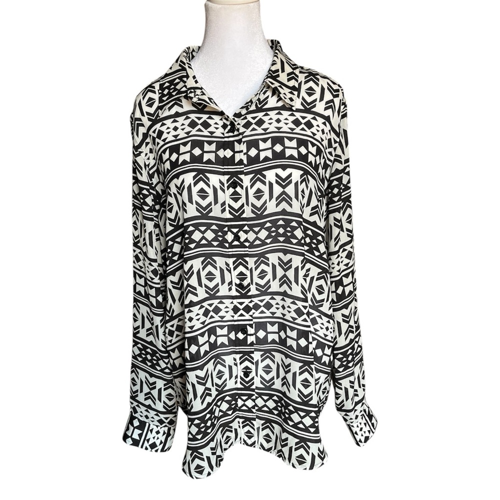 Jones New York Black and White Patterned Button Down Shirt